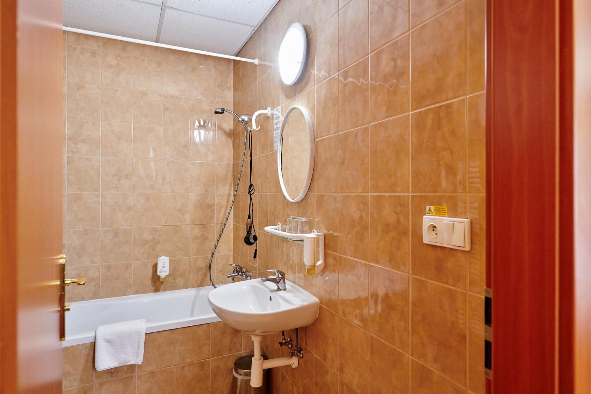 Hotel Zlata Hvezda Vimperk Ngoại thất bức ảnh